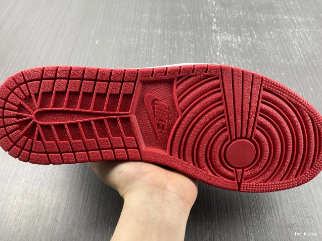 Low Chicago Air Jordan 705329-600 Retro 1 0627